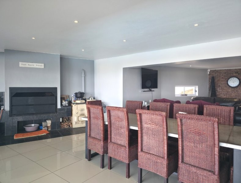5 Bedroom Property for Sale in Jeffreys Bay Central Eastern Cape